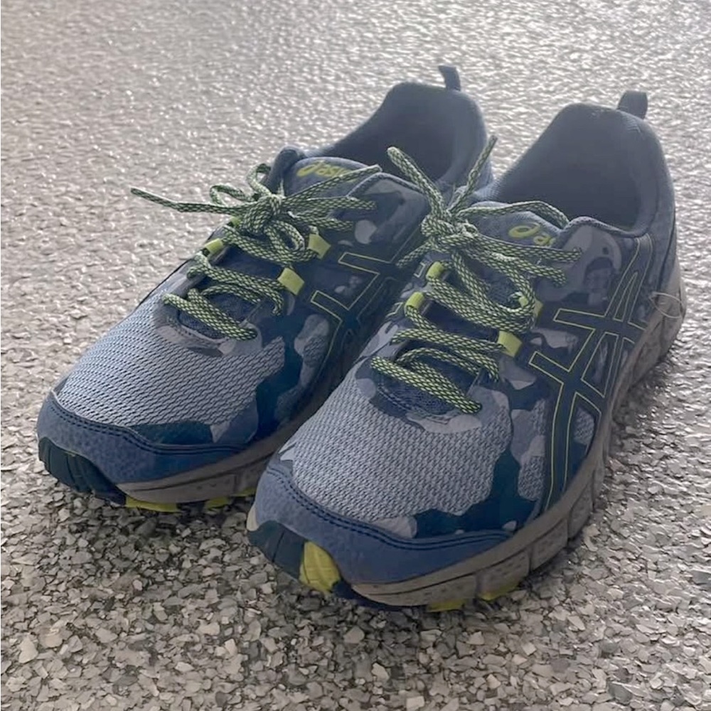 Size 11 women’s ASICS